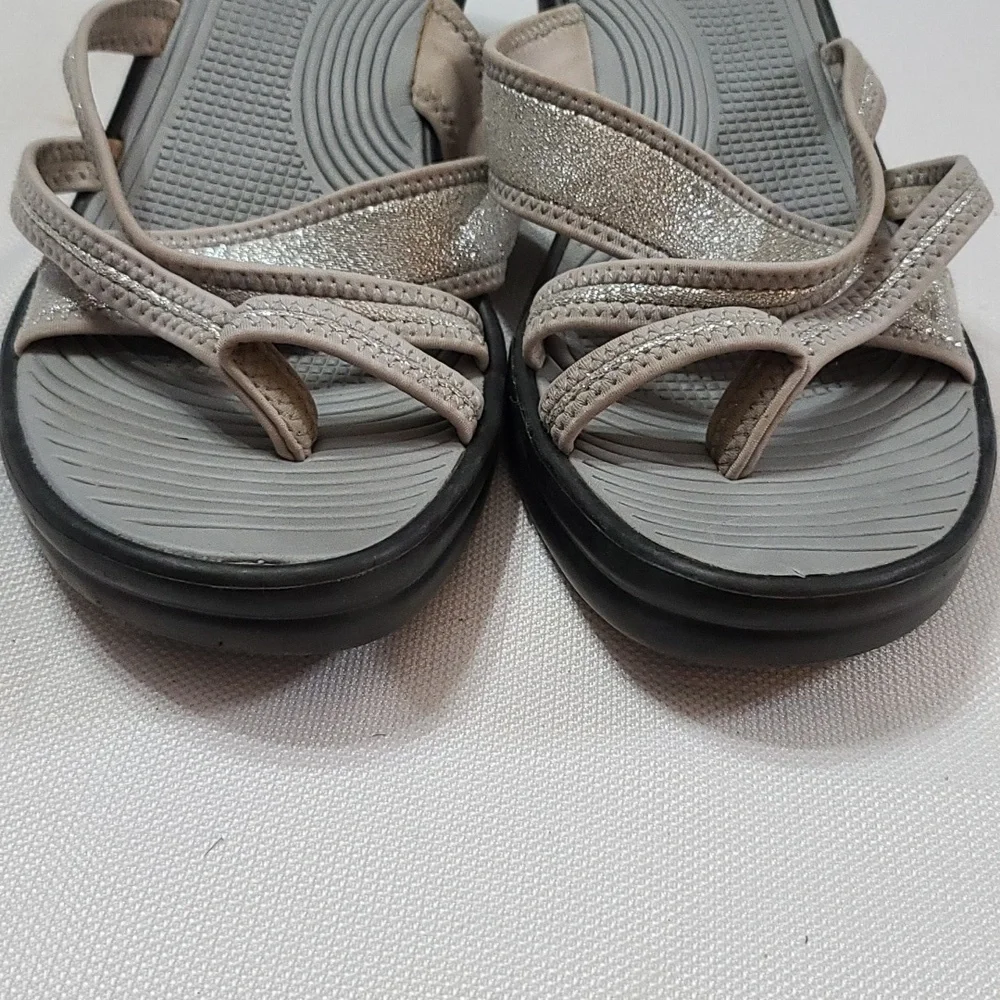 Skechers Womens Wedge‎ Sandals Strappy Shimmery Silver Approx Sz 10 GUC READ